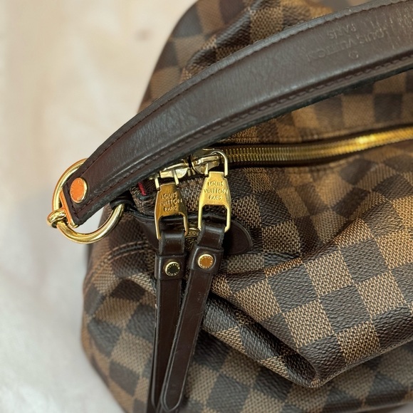 Louis Vuitton Duomo Leather handbag - Picture 7 of 14